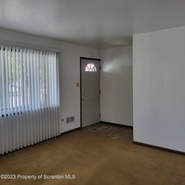 Building Photo - 648 Prescott Ave