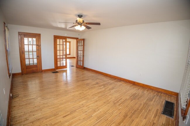Building Photo - 5410 Simpson St