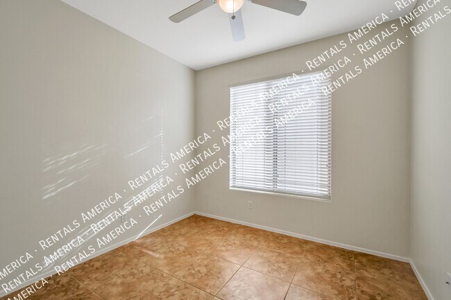 Building Photo - Lovely home in Higley Groves!