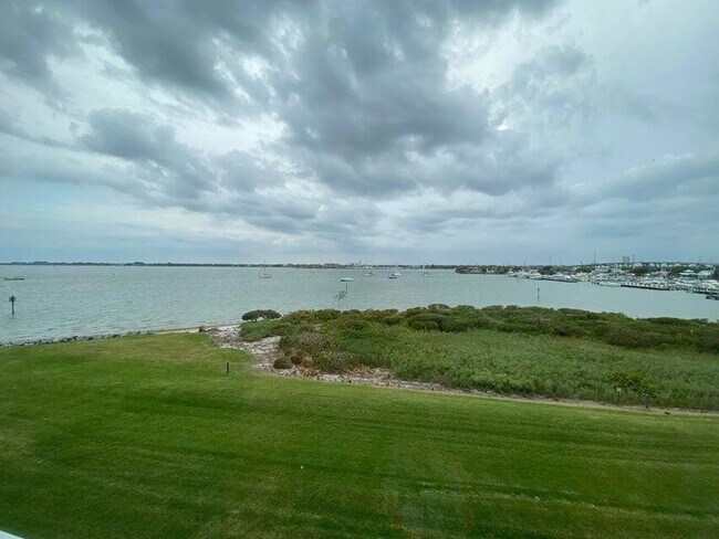 Foto del edificio - 31 Harbour Isle Dr W