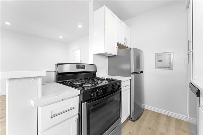 Building Photo - 12770 Pacific Ave