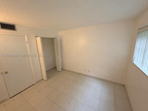 Building Photo - 3178 N Pine Island Rd