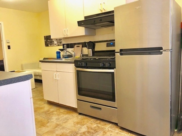 Building Photo - 301 3rd St