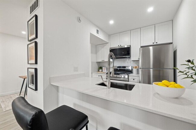 Foto del edificio - 5911 Sheridan Ave
