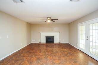 Building Photo - 12523 Mill Ridge Dr