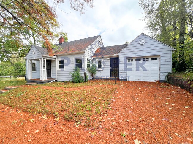 Building Photo - 3 bedrooms 1.5 bathrooms house for rent