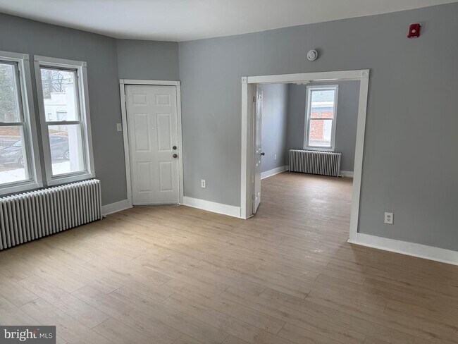 Foto del edificio - 905 Stone Rd