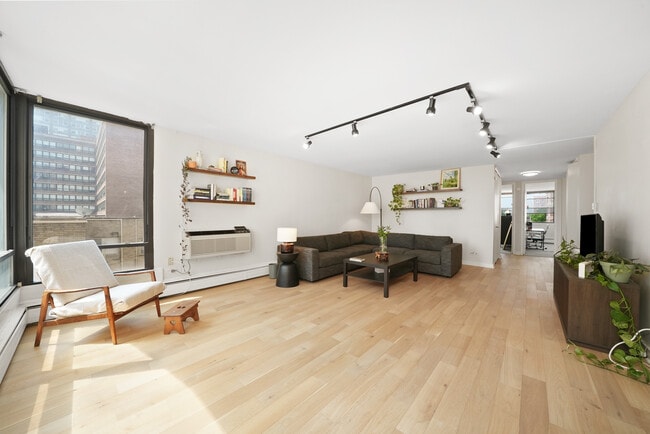 Foto del edificio - 5740 N Sheridan Rd