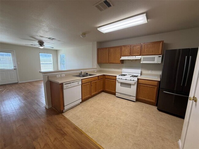 Foto del edificio - 241 Carriage Way