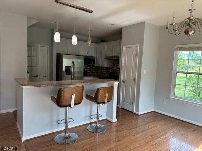 Building Photo - 62 Washington Square Cir
