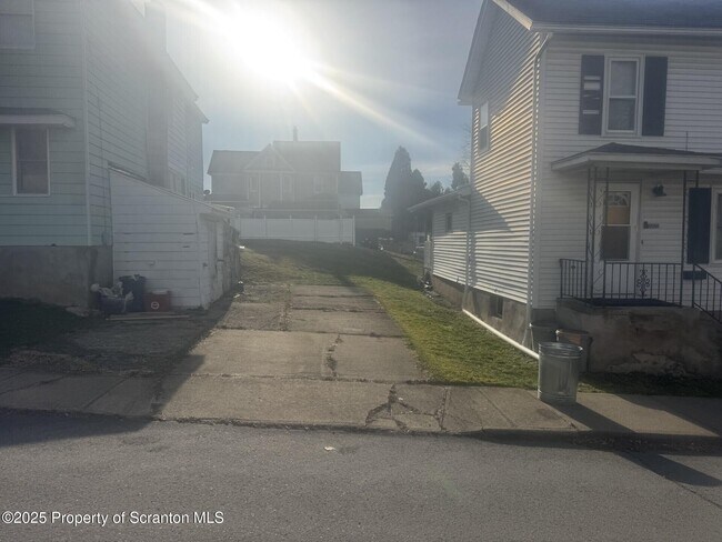 Foto del edificio - 2001 Price St