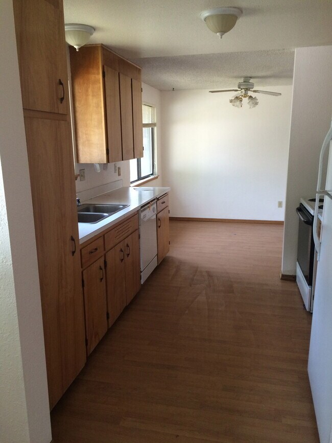 Foto del edificio - 4 Bedroom Home Under Radio Hill