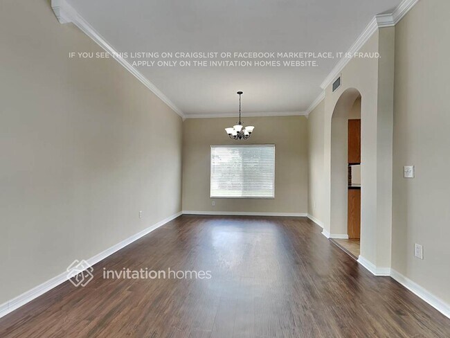 Building Photo - 12725 Longcrest Dr