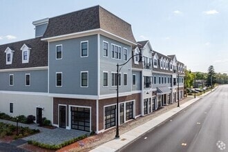 Building Photo - 12 Pond St
