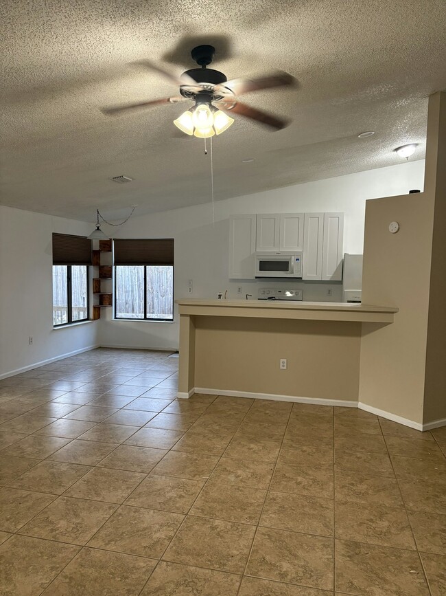 Foto del edificio - 1310 Altamont Ave NE