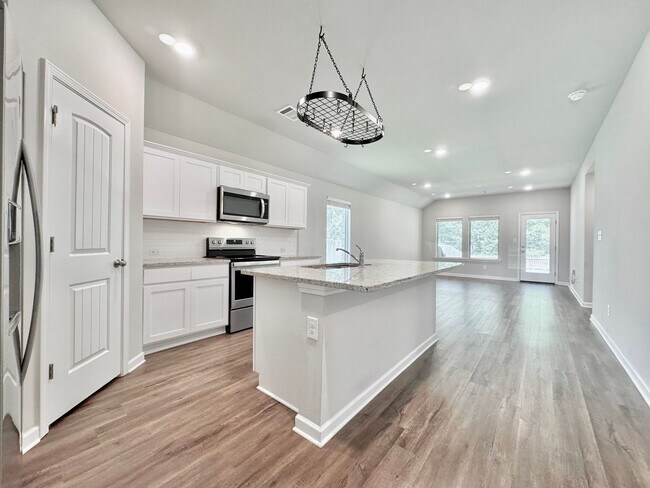 Foto del edificio - Solar-Powered Comfort! Stunning 4 Bed Home...