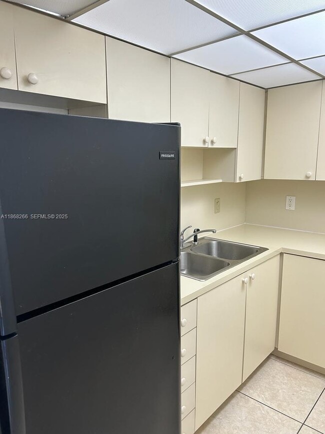 Foto del edificio - 15600 NW 7th Ave