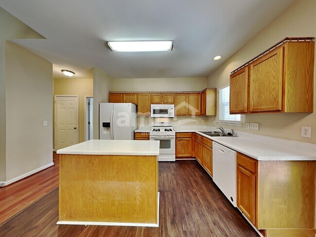 Foto del edificio - 616 Hanska Way