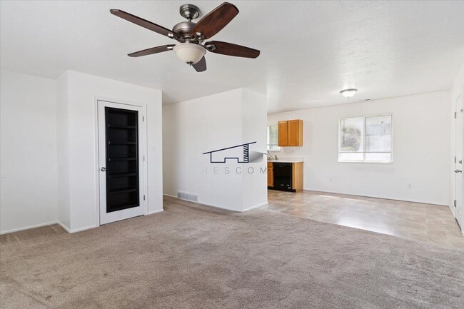 Building Photo - 772 N 800 W