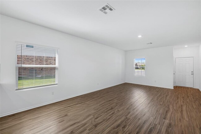 Building Photo - 141 Escondido Cir