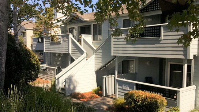 Building Photo - 1201 Glen Cove Pkwy
