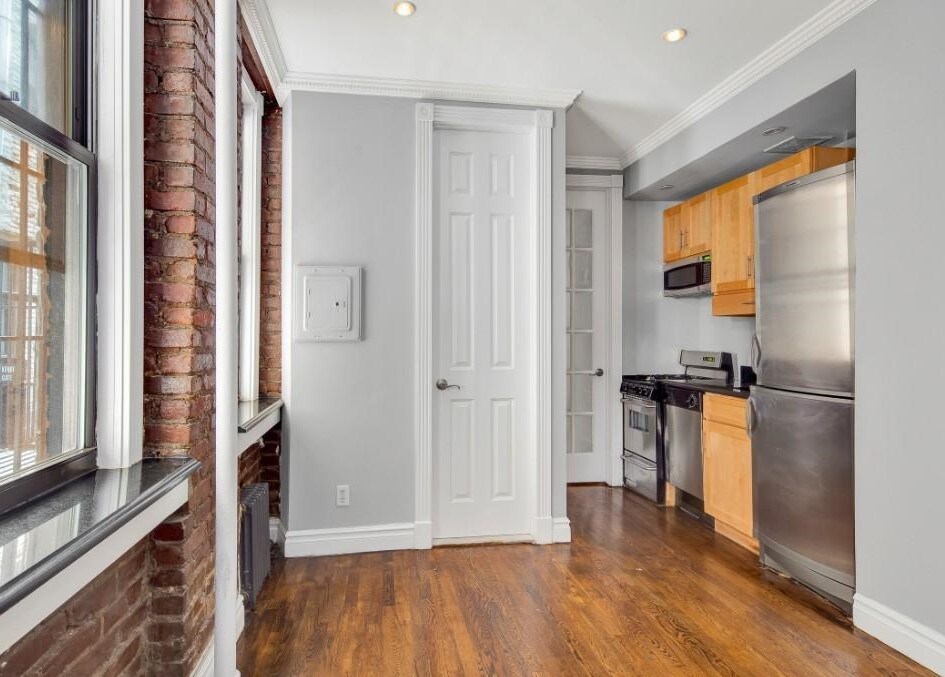 cocina - 414 E 13th St