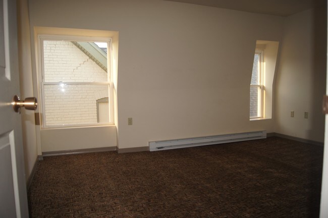 Office - 418 3rd Ave