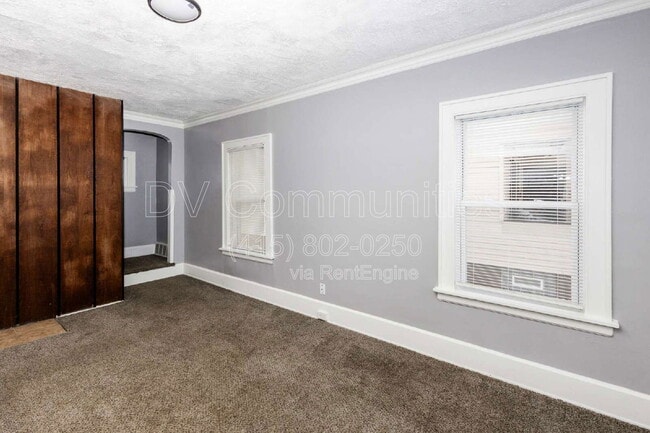 Building Photo - 1561 E 204th St