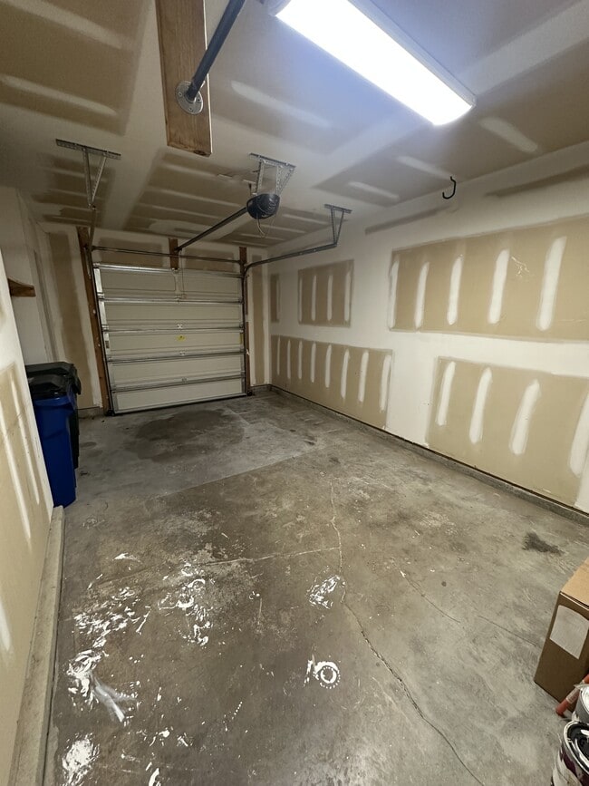 Building Photo - 2728 Cloud Mist Cir