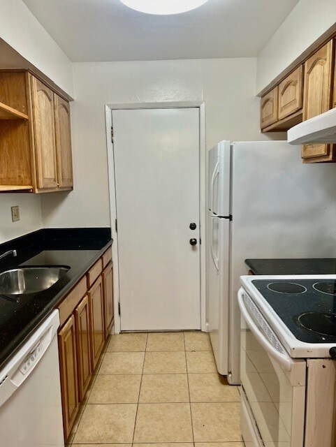 Foto del edificio - 1381 Del Rio Cir