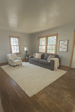 Building Photo - 836 Knoll Ave