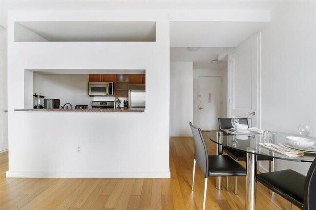 Foto del edificio - 254 W 54th St