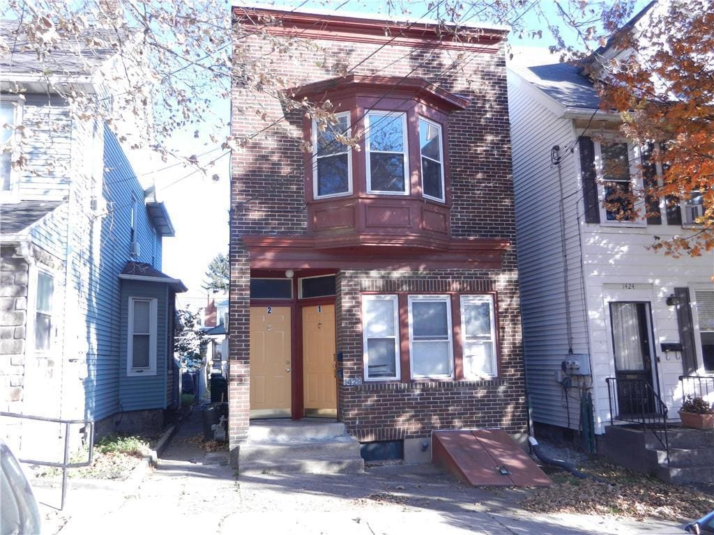 Primary Photo - 1428 Center St