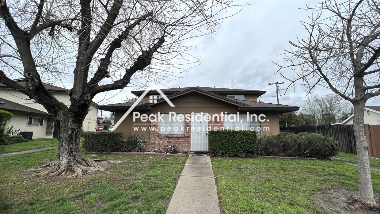 Primary Photo - 2 br, 1 bath House - 5615 Revelstok Dr #3