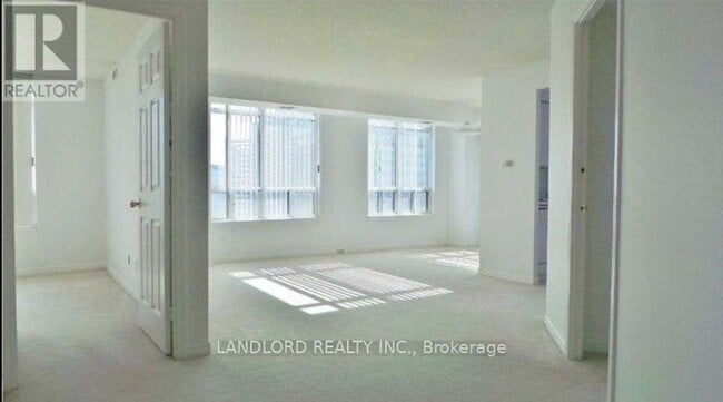 Photo du bâtiment - 8 Hillcrest Ave