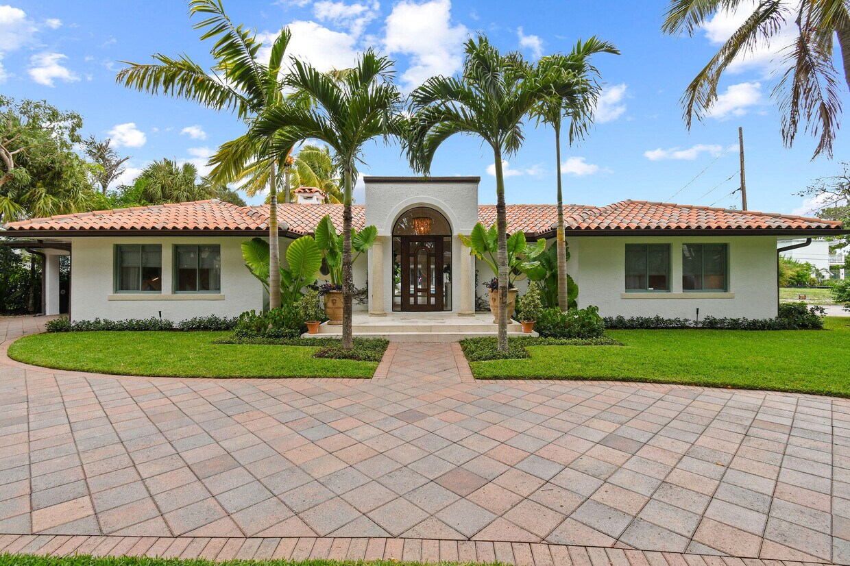 Foto principal - 215 Essex Ln