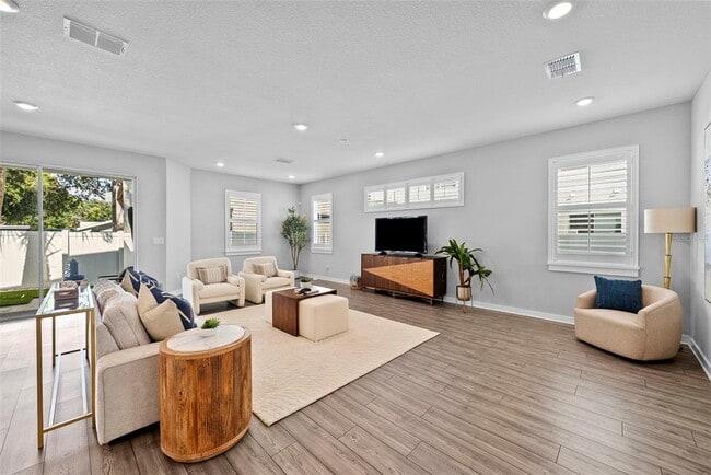 Foto del edificio - 5834 S MacDill Ave