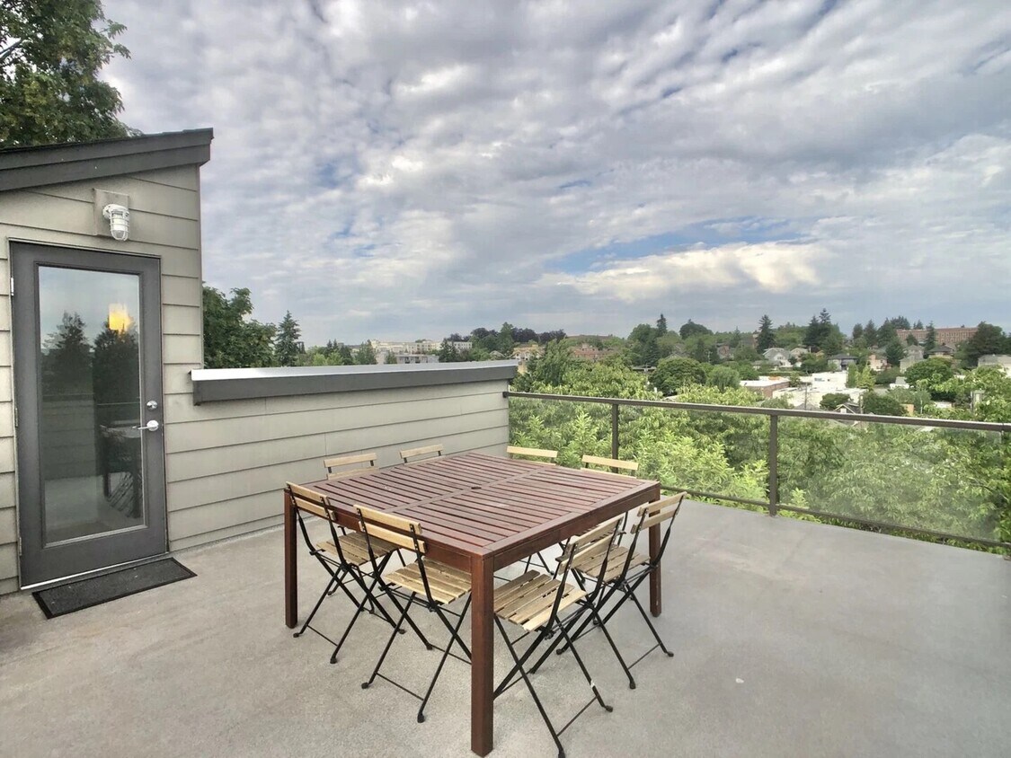 Foto del edificio - 4118 Whitman Ave N