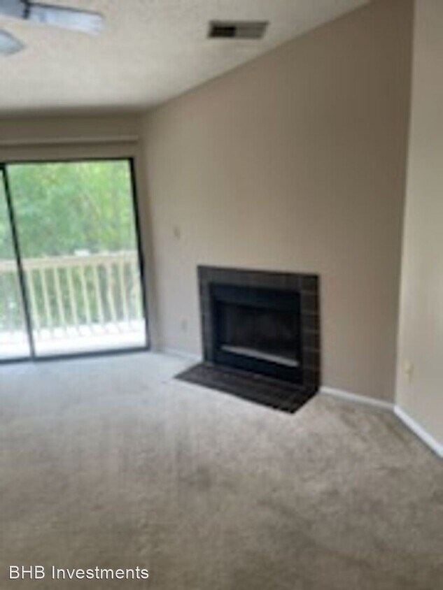 Foto principal - 2 br, 2 bath House - 4291 Village Parkway ...