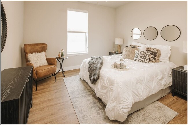 Interior Photo - 44 West Luxury Living
