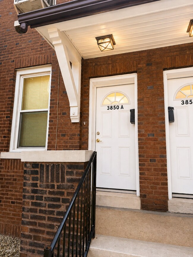 Building Photo - 3850 De Tonty St