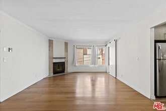 Building Photo - 1033 6th St