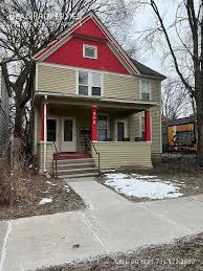 Building Photo - 315 W Cross St