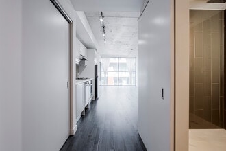 Building Photo - 25-625 Oxley St