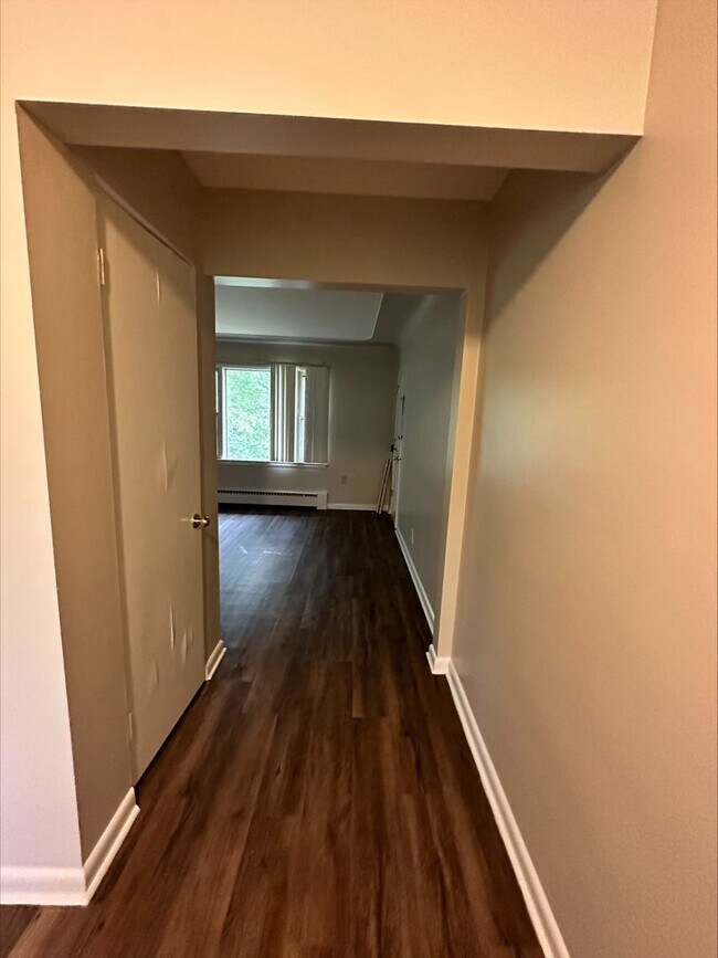 Foto del edificio - 3729-3731 Oakland Dr