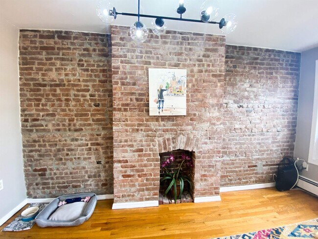 Building Photo - 628 Park Ave