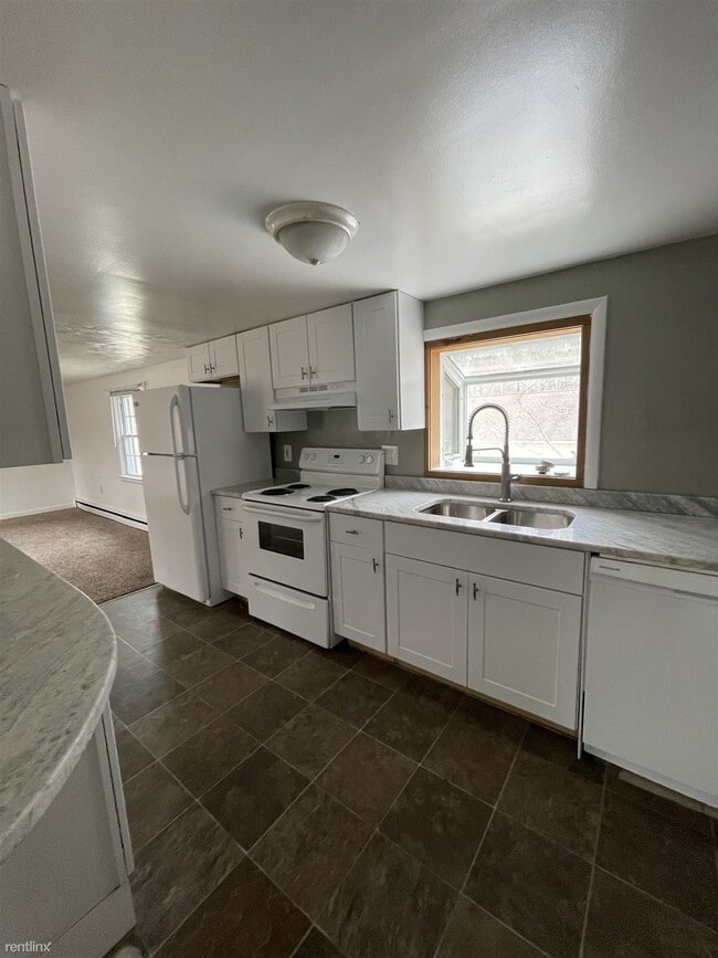 Building Photo - 2 br, 1 bath Duplex - 505 Capitol Trail 201