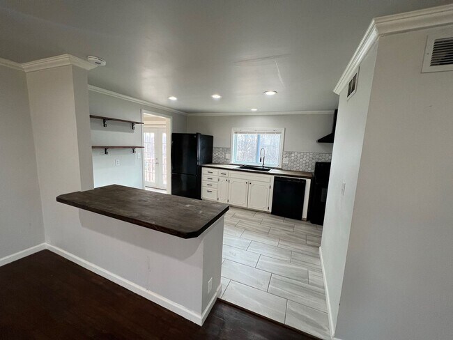 Foto del edificio - Beautiful Four Bedroom Home in Independence!