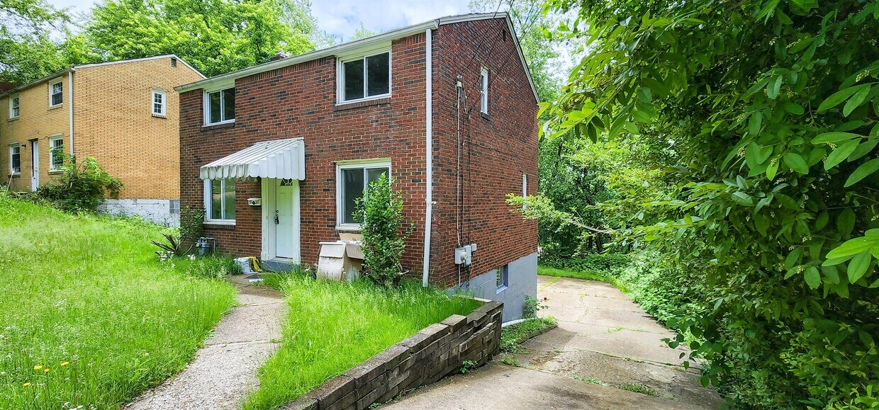 7930 Thon Dr, Verona, PA 15147 House Rental in Verona, PA