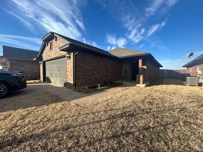 Foto del edificio - Beautiful 3 Bedroom, 2 Bathroom Home in Edmond Schools
